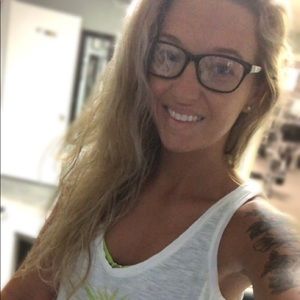 Meet your Posher, Rebecca